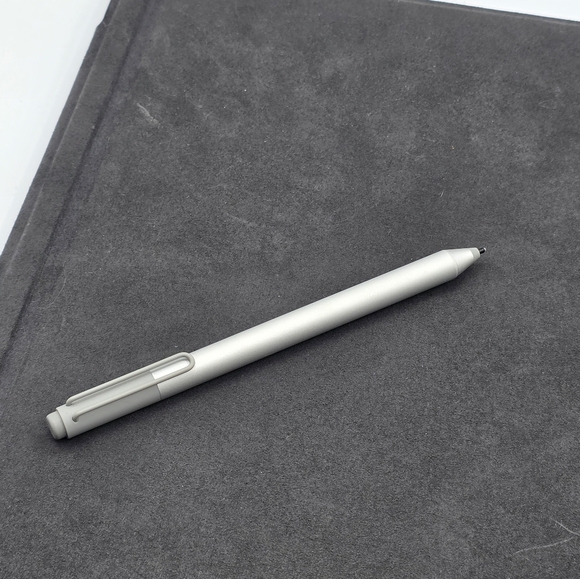 Microsoft Surface Pro 4 12.3" Tablet (Intel Core i5, 4GB RAM, 128GB SSD, Silver) - Picture 11 of 16